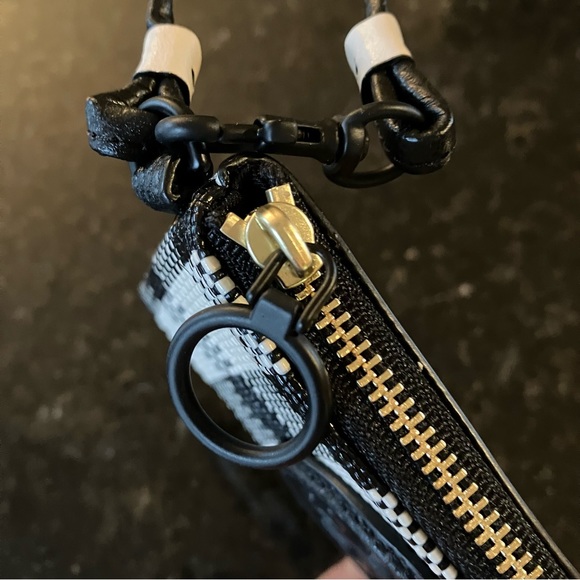 New Tory Burch Perry Bombe Gingham Top-Zip Card Case, Leather Wristlet, Black - Picture 11 of 15